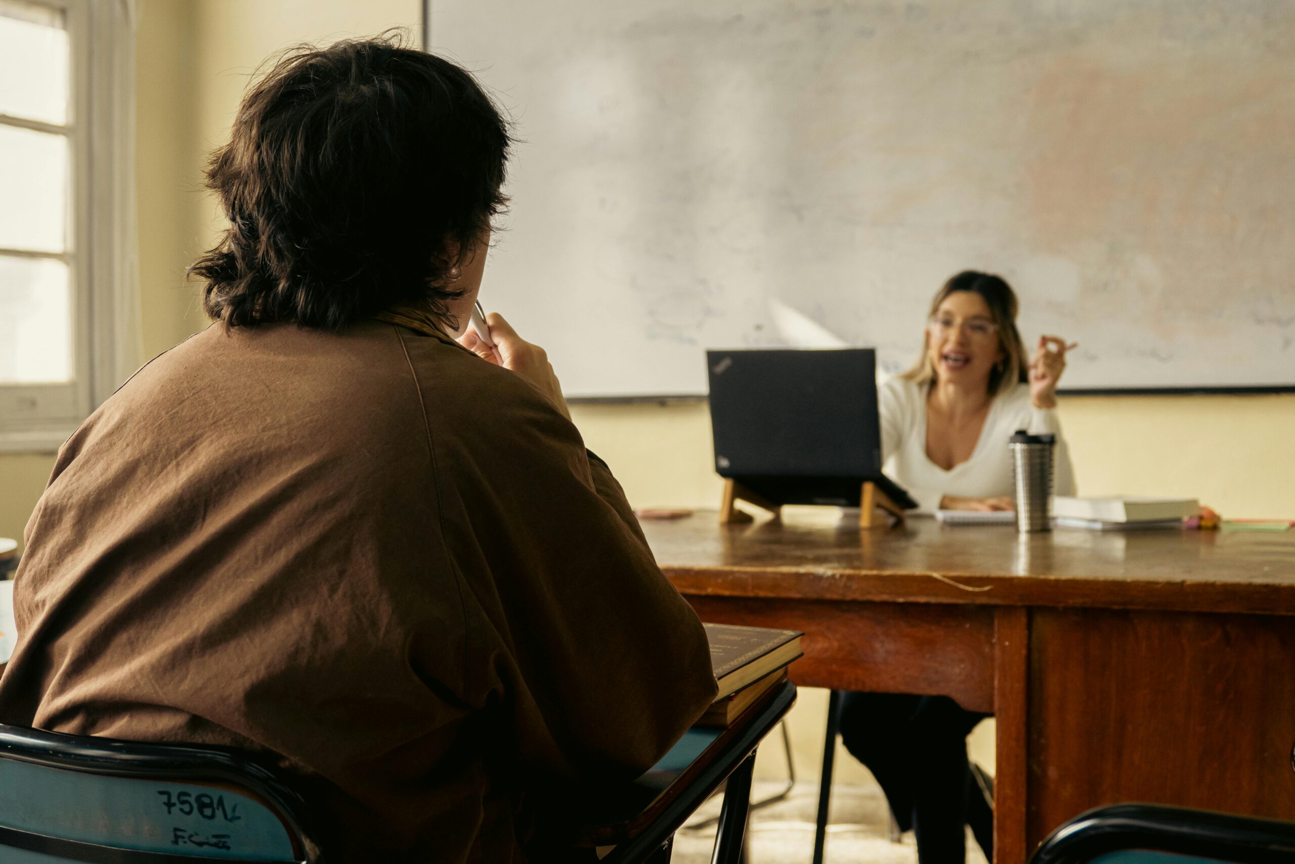 comunicação entre profissionais da educação foto pexels
